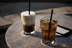 茶或咖啡：哪个更适合你？(双语知识)