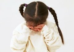 中国式矛盾：羞辱小孩，但小孩你不能哭