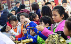 【媒体报道】中医药课本进小学，专家称健康从娃娃抓起