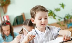 【睿丁资讯】英文绘本对幼儿英语启蒙到底有多重要，这些家长都知道吗？