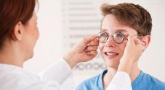 【行业资讯】高考后迎来“摘镜热” 专家提醒近视手术有禁忌