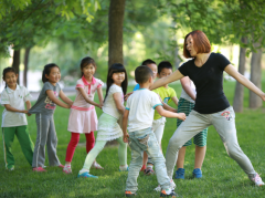 【资讯中心】孩子是否要报名少儿英语培训机构？
