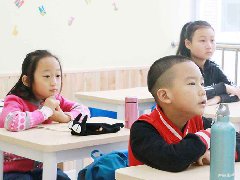 【资讯中心】孩子上英语补习班，家长应该怎样给孩子辅导英语？