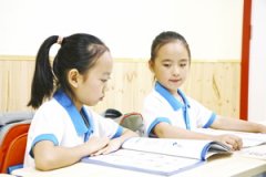 【教育分享】怎样选择适合且能提高能力的少儿英语培训机构？