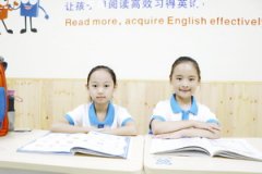 【睿丁教育】儿童英语启蒙知识，家长怎样帮助孩子学好英语？